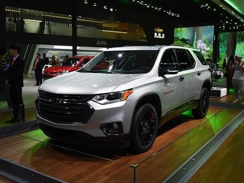 它比途昂和Q7都要大，进口引进价格或参考汉兰达，二孩家庭必备