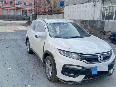 4月份刚提的本田XR-V被女同事借走开沟里了, 她说: 我就是不赔!