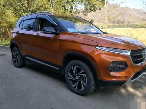 放弃瑞风S3选它作人生第一台爱车，开了半个月说出3点不满！