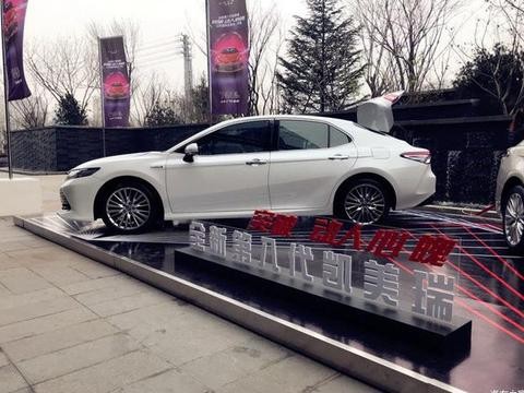 全球销量第一神车迎来换代！全系标配10个安全气囊，迈腾你怕吗？