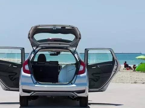 六万以上九万以下买什么车? 买卡罗拉双擎划算吗?