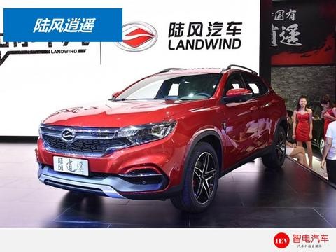 真像奔驰GLA，10万自动挡全景天窗，邻居打探：这车值30万？