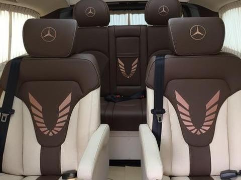 奔驰V-class七座商务车 内饰全新改装升级