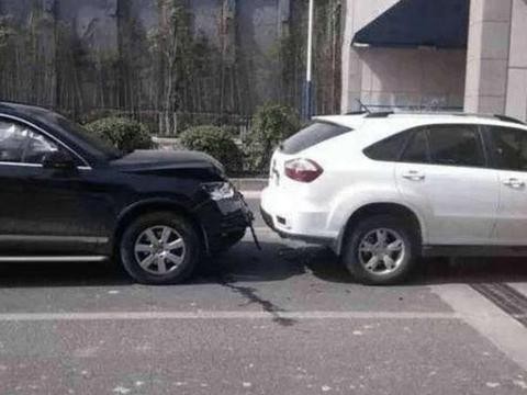 大众途锐追尾比亚迪S6, 车主：同样是SUV, 差距为啥这么大？