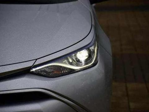 11万标配ESP的合资车，一箱油跑1000公里，一年卖18万辆家用首选