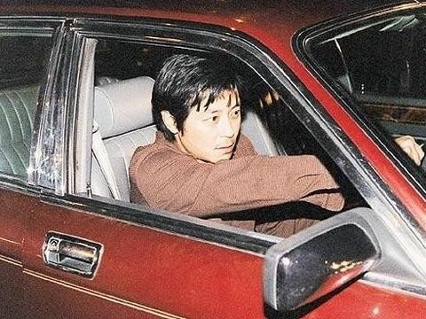 王杰开1400万豪车上街，这车比顶配宾利添越还霸气，仅次于幻影！