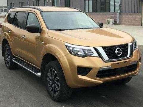 街头偶遇全款帕拉丁实车，尺寸不输普拉多，低配手动档，或18万起