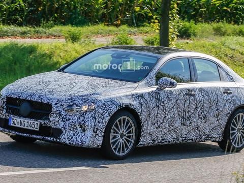 将于明年首发 奔驰A级三厢版路试谍照