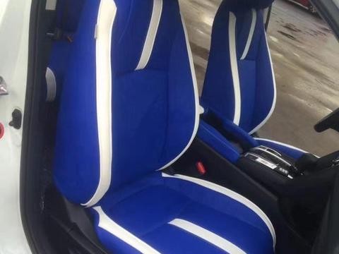 刚提车就去汽配城花了1万5给全车内饰包了蓝色真皮，最拉风的思域