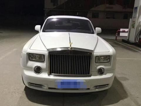 老板亲自开劳斯莱斯大幻影去加油，加油工的话让车主“无言以对”