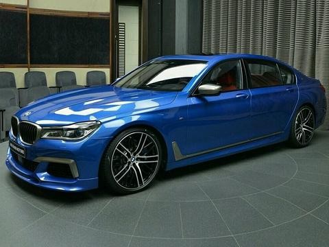 落地300万的7系见过吗？3秒破百，低配911只能吃灰