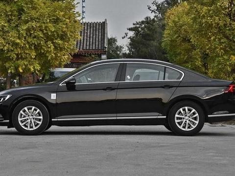 要舒适还是要稳重？这两台中级车标杆到底如何选？