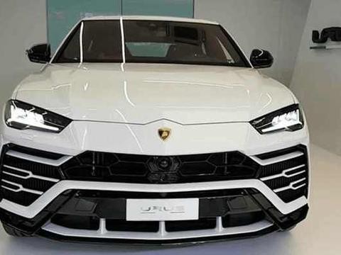 全国首台兰博基尼Urus成功到店，加速仅3.6秒，买不起看看也好