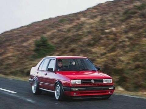 把“车标”扣下来，恕我直言！这车三万给我都不要