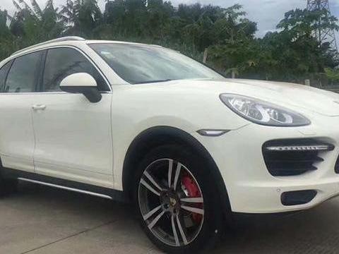 这台13款卡宴4.8T售价34万, 白色棕内, 车主: 流线型十足不失霸气