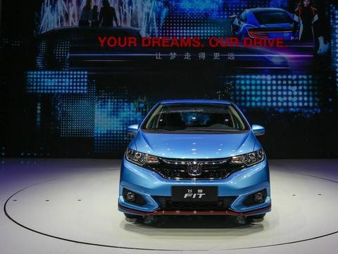 10万级超跑换个壳，加上换挡拨片，看着都觉得跑得快！