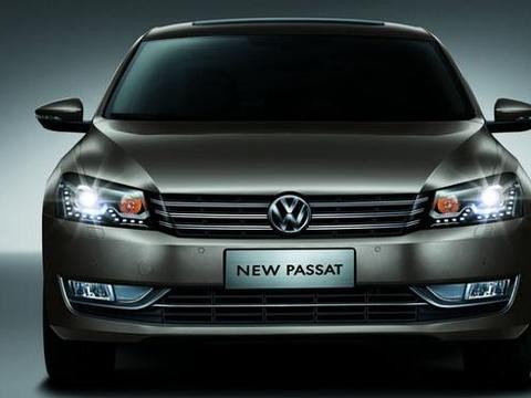 大众帕萨特开启降价模式，最高优惠6万，雅阁、凯美瑞你怎么看？