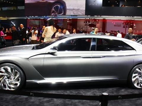 法国车终于正常了，长5米3，轴距3米5，宝马A9也不是对手