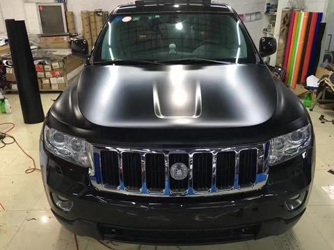 jeep大切诺基汽车车身改色电光黑贴膜效果图 低调奢华