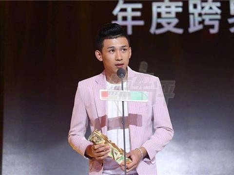 天佑身价上亿 却因为赵本山欠下550万卖车还债