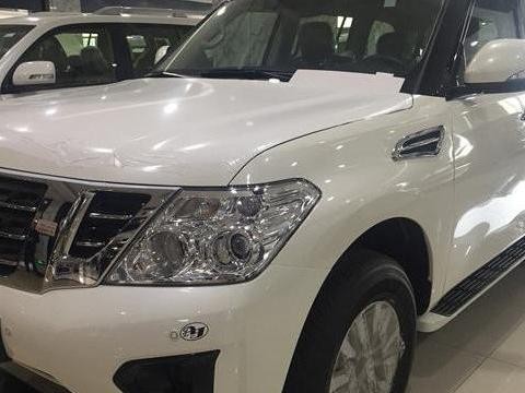 厦门港首次进口汽车整车 26台2018款中东版尼桑途乐越野车