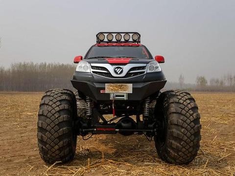 谁敢说国产车垃圾！8万皮卡遭爆改，身价暴涨10倍，连猛禽都得怂