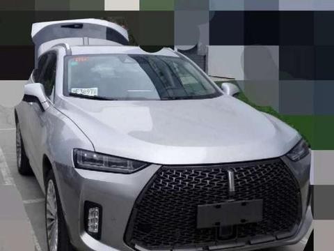 魏派P8真车实拍大嘴设计堪比奥迪4根排气管3个油，比亚迪服了