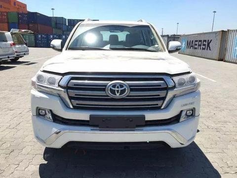 平行进口17款丰田酷路泽5700中东版陆地巡洋舰5.7现车