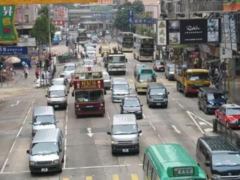 国内最贵的“面包车”迎来改款，土豪、明星加价20万还得排队买！