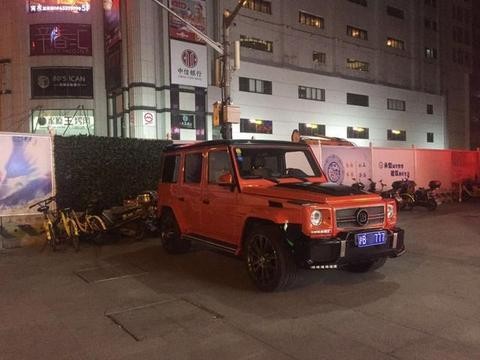 秦奋豪车现身上海最贵歌城，车身颜色1年换1次