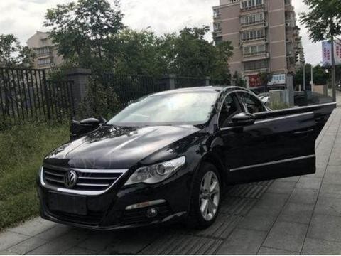 小伙花12.5万元买辆2011款大众CC，6年车龄，原厂原漆还很时尚