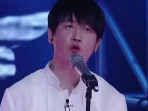 他一出道就是影帝，被前妻戴绿帽后现在开两百万豪车送女友！