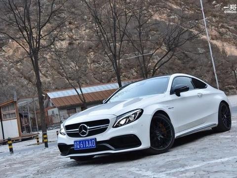 有V8才够味 体验奔驰C63s AMG