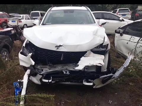 哈弗魏派VV7S追尾碰撞，仅3个月的新车13万出售，你会选择吗？