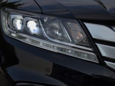 外观酷似宝马X6，销量连续吃鸭蛋，售价降4万依旧无人买！