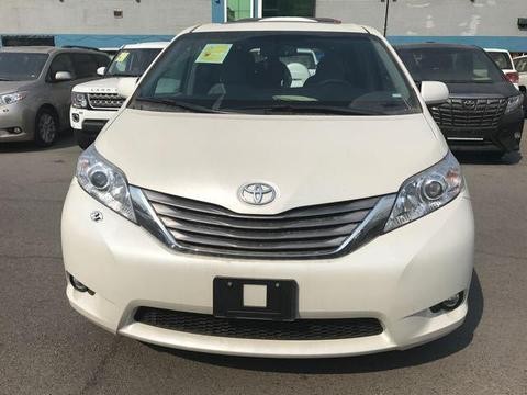 17款丰田塞纳四驱LE，天津港保税区现车报43万全国可上牌