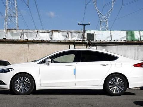 外形惊艳四方, 却惨遭迈腾狂虐, 终端仅15万, 但回头率依然非常高