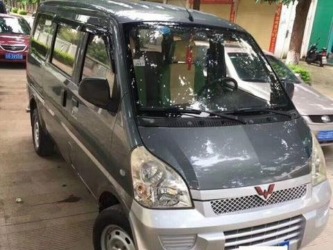 滴滴叫来五菱荣光，车主吐槽总遇到拜金女