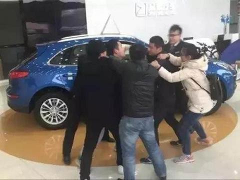 曾经月销两万甚至有人为了它大打出手，为什么如今路上难再寻