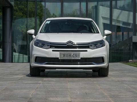 迈腾再添新对手，自带法国香水气息，大灯设计堪比奥迪，仅17万