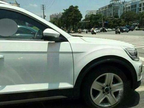 街头偶遇大众全新SUV, 或售14万起, 网友: 车标都值6万?