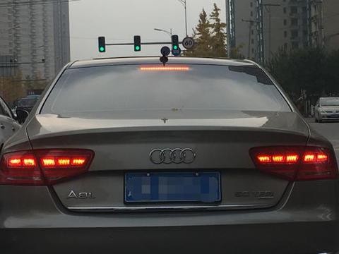 谁说A8L不像豪车，看看新款奥迪A8L，奔驰宝马闹心了