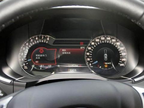 福特不再拼空间，玩起运动风，性价比极高的7座SUV！