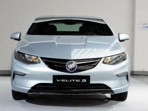 这车标配10个气囊，百公里0.9升？真的可以放弃卡罗拉了！