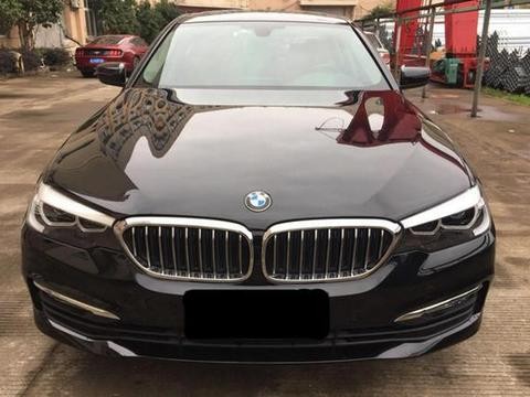 花49万元落地宝马528入门级，看了内饰后开奔驰E级的朋友笑