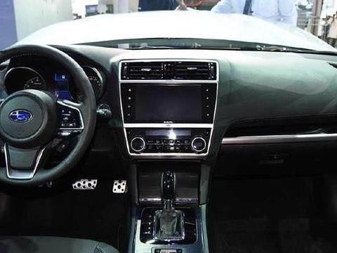 凯美瑞最强劲的对手终于来了, 售价22万配四驱, 操纵比A4还棒!