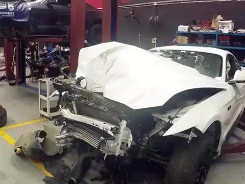 国内牛人修复几乎报废的福特野马！车修好了你还敢开吗？