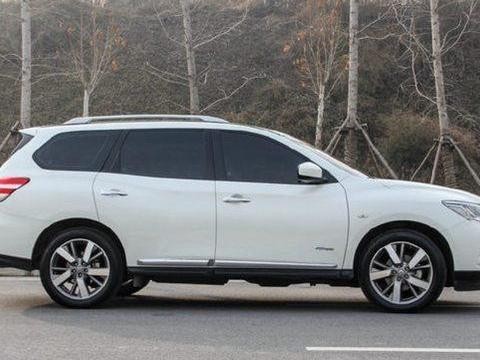 外观比汉兰达大2圈, 配四驱越野不输普拉多