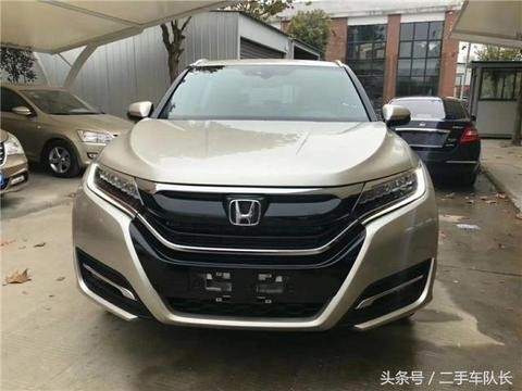 前几天逛市场市场看到一台冠道，今天又看到一台URV，买车像买菜