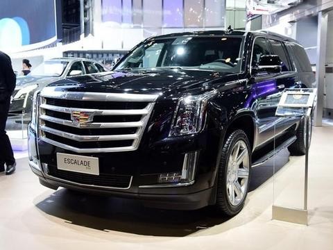 比加长版路虎揽胜大一圈，搭6.2升V8发动机，堪称身份地位的象征